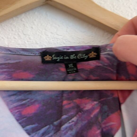 Y2k Suzie in the city graphic burnout butterfly blouse - Picture 4 of 9